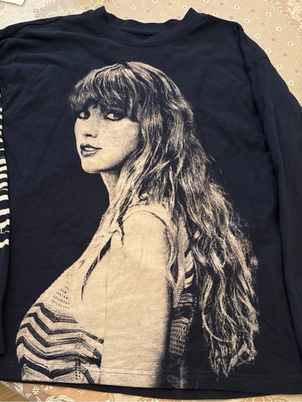 TAYLOR SWIFT LS The Eras Tour Tee shirt Navy blue 100% cotton crew tee shirt Med